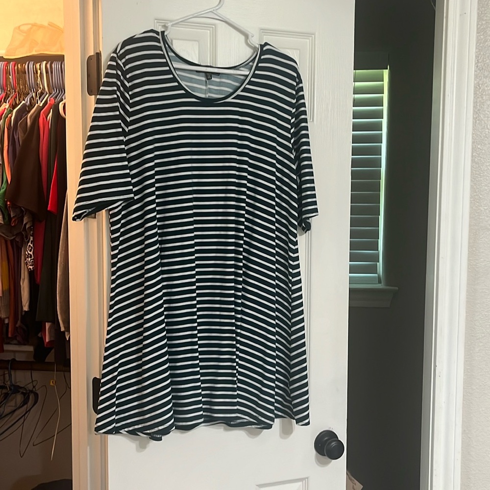 Dark green cotton dress